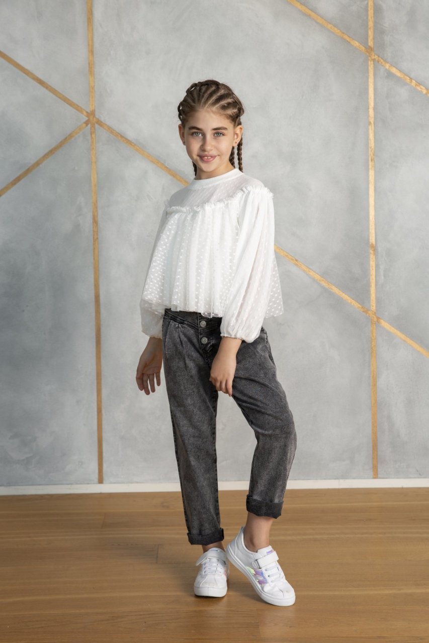 Two Piece Set White Color with High Wasted Jeans